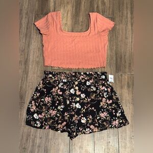 Outfit Alert!! Arie Ribbed Crop Top & Ivy & Main Floral Shorts!